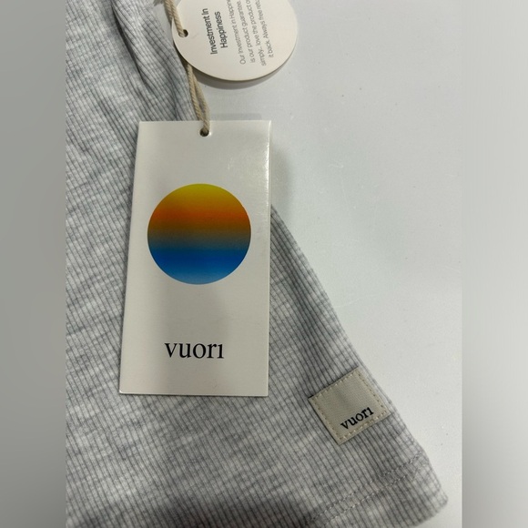 Vuori Women's Medium Cove Funnel Neck Tank Light Heather Grey NWT Stretch Knit - Picture 5 of 7